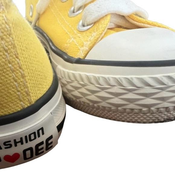 ❌FINAL SALE ❌ Kids size 25 yellow tennis shoes - Picture 4 of 6